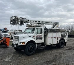 1999 Telsta T40C MOUNTED ON 1999 INTERNATIONAL 4700