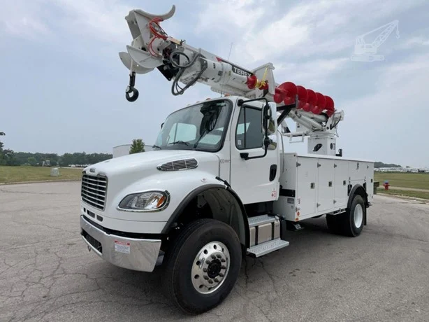 2026 Terex COMMANDER 4047 MOUNTED ON 2024 FREIGHTLINER BUSINESS CLASS M2 106