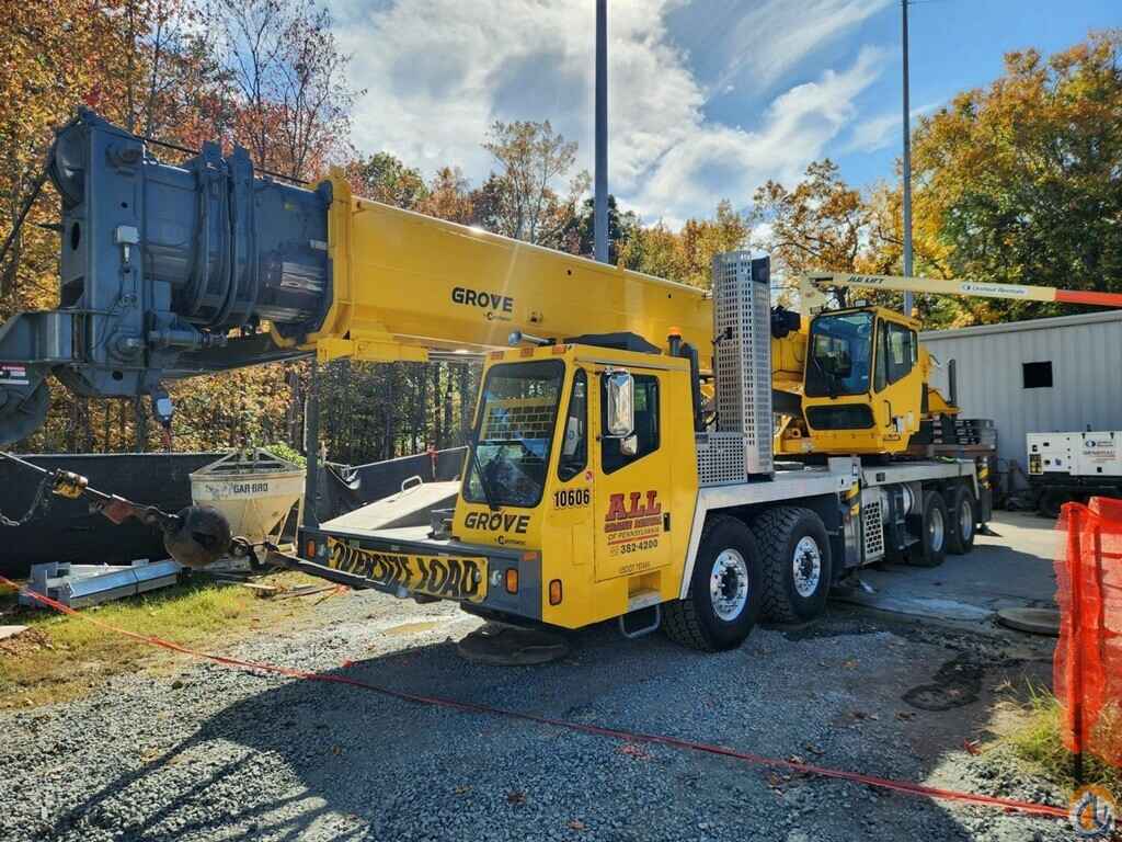 2012 Grove TMS700E