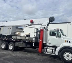 2007 Terex BT4792 MOUNTED ON 2007 STERLING L9500
