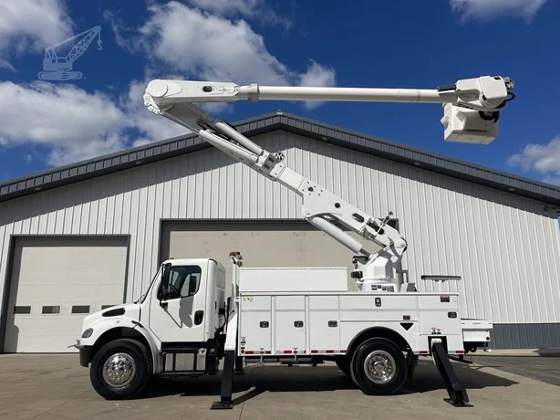 2023 Altec AM55E MOUNTED ON 2023 FREIGHTLINER BUSINESS CLASS M2 106