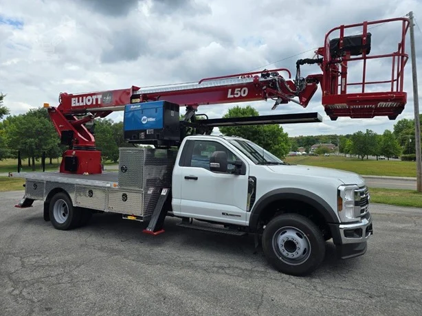 2025 Elliott L50R MOUNTED ON 2024 FORD F600D