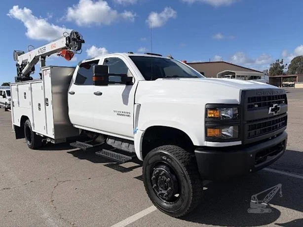2022 Tiger CRANES 6542 MOUNTED ON 2022 CHEVROLET SILVERADO 6500HD