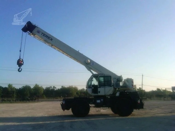 2012 Terex RT230-1