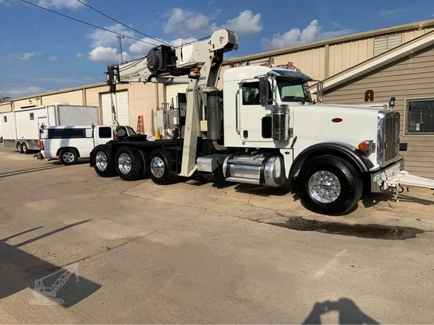 2014 National 600E2 MOUNTED ON 2014 PETERBILT 367