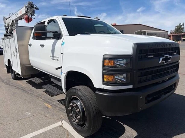 2022 Tiger CRANES 6542 MOUNTED ON 2022 CHEVROLET SILVERADO 5500HD