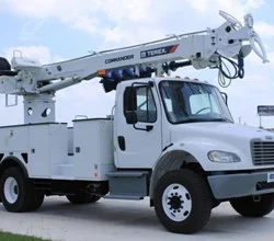 2016 Terex COMMANDER 4047 MOUNTED ON 2016 FREIGHTLINER BUSINESS CLASS M2 106