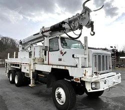 1999 Altec D4060ATR MOUNTED ON 1999 INTERNATIONAL WORKSTAR 7400