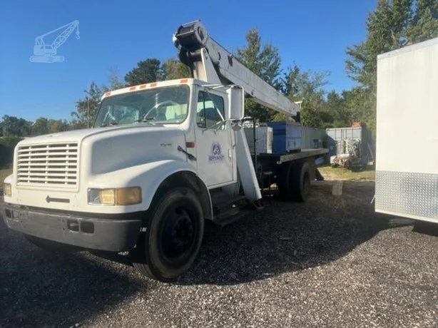 1999 National 500C MOUNTED ON 1999 INTERNATIONAL 4900