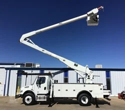 2014 Altec AA755 MOUNTED ON 2015 FREIGHTLINER BUSINESS CLASS M2 100