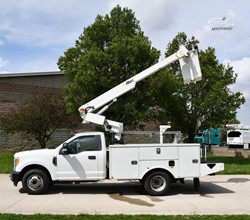 2017 Altec AT200 MOUNTED ON 2017 FORD F350