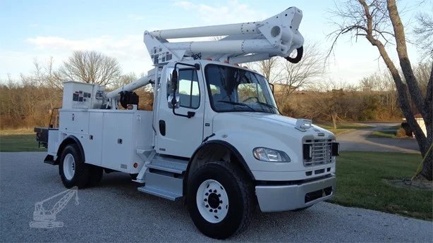 2012 Altec TA45M MOUNTED ON 2012 FREIGHTLINER BUSINESS CLASS M2 106