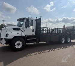 2013 Maxilift ML230 MOUNTED ON 2020 FREIGHTLINER 114SD