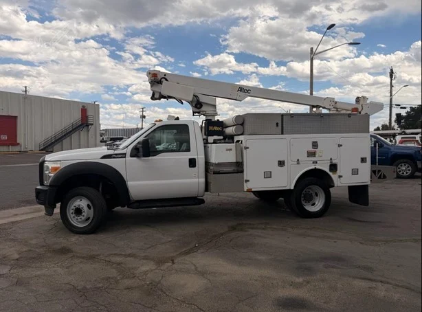 2012 Altec AT200A MOUNTED ON 2012 FORD F450 XL
