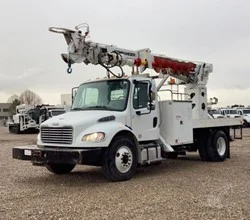 2015 Terex COMMANDER 4047 MOUNTED ON 2016 FREIGHTLINER BUSINESS CLASS M2 106