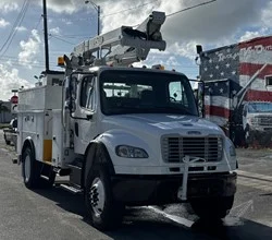 2017 Altec AT48M MOUNTED ON 2017 FREIGHTLINER BUSINESS CLASS M2 106