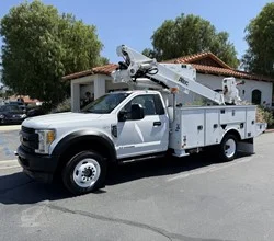 2017 Altec AT41M MOUNTED ON 2017 FORD F550