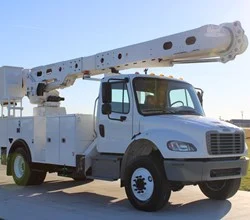 2017 Altec AA55 MH MOUNTED ON 2017 FREIGHTLINER BUSINESS CLASS M2 106