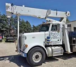 1996 National 600C MOUNTED ON 1996 PETERBILT 357