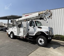 2014 Altec DM47BTR MOUNTED ON 2014 INTERNATIONAL WORKSTAR 7300