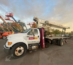 2012 Terex BT3870 MOUNTED ON 2012 FORD F750