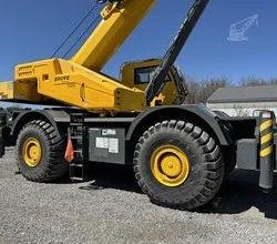 2017 Grove GRT880