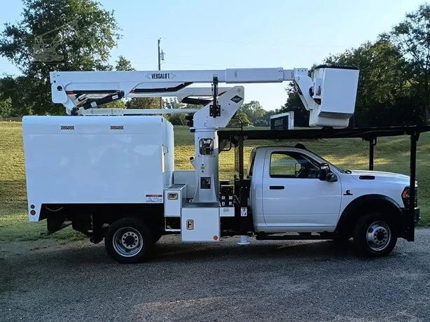 2024 Versalift SST40EIH MOUNTED ON 2024 RAM 5500 HD