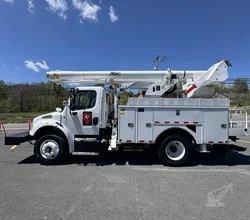 2015 Altec L42M MOUNTED ON 2015 FREIGHTLINER BUSINESS CLASS M2 106