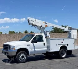 2000 Altec AT200AV MOUNTED ON 2000 FORD F450