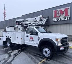 2022 Versalift SST40EIH MOUNTED ON 2022 FORD F550