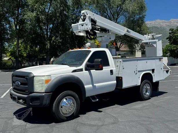2016 Altec AT235 MOUNTED ON 2016 FORD F450